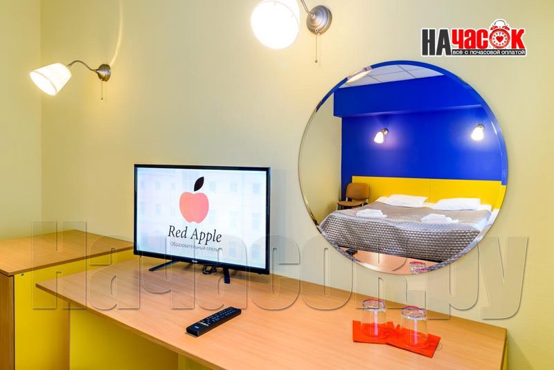 Отель Red Apple